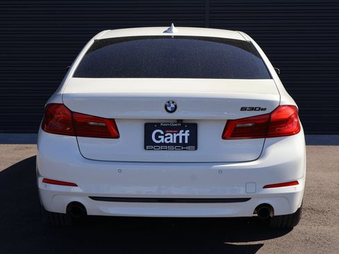 Used 2020 BMW 530e w/ Convenience Package RWD image 8