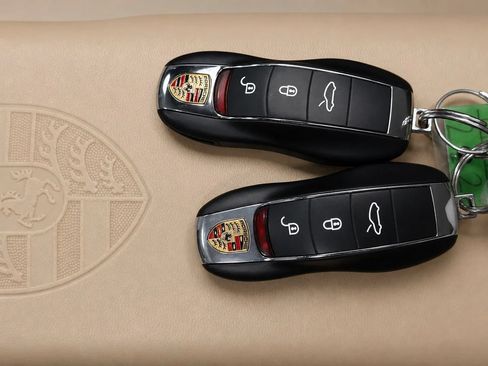 Used 2015 Porsche 911 Carrera S RWD image 39