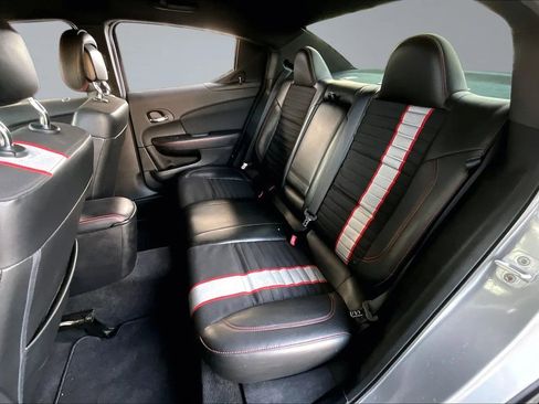 Used 2013 Dodge Avenger R/T image 18