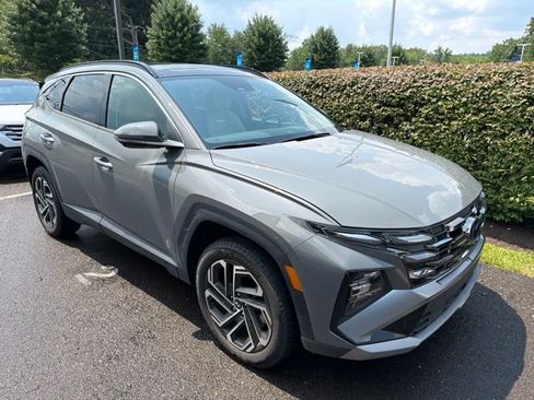 Used 2025 Hyundai Tucson Limited AWD/4WD image 14