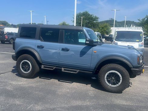 Used 2023 Ford Bronco Badlands AWD/4WD image 4
