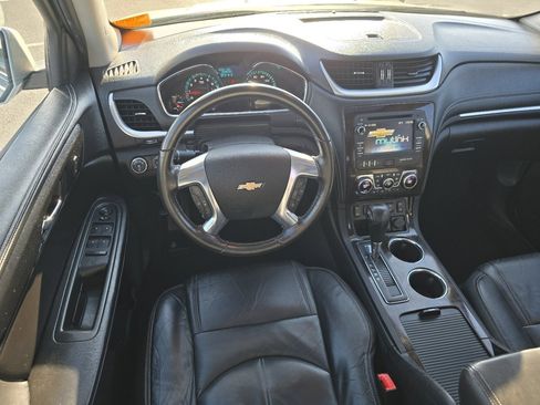 Used 2015 Chevrolet Traverse LT image 25