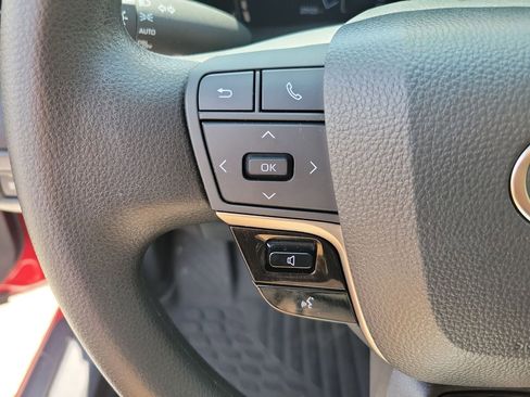 Used 2025 Toyota Camry LE w/ Convenience Package image 20