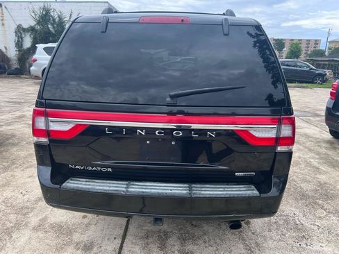 Used 2015 Lincoln Navigator 2WD image 5