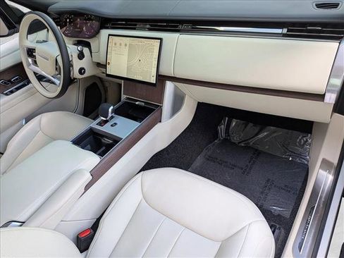 Certified 2025 Land Rover Range Rover Long Wheelbase Autobiography AWD/4WD image 23