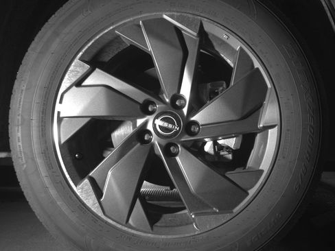 Used 2025 Nissan Rogue SV image 13