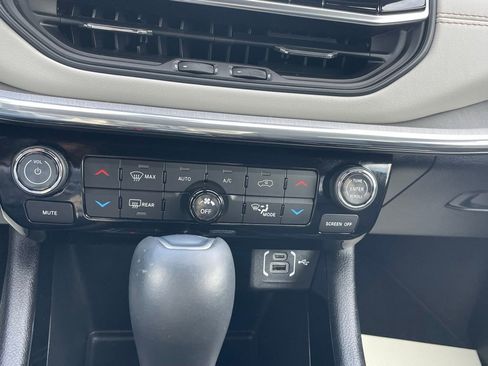 Used 2024 Jeep Compass Limited image 35