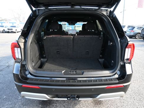 Used 2025 Ford Explorer Platinum w/ LUX Leather Package image 5