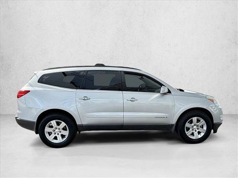 Used 2009 Chevrolet Traverse LT AWD/4WD image 4