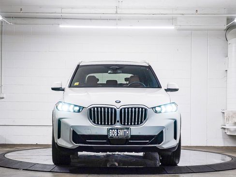 Used 2024 BMW X5 sDrive40i w/ Parking Assistance Package image 2