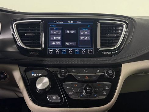 Used 2019 Chrysler Pacifica Limited FWD image 21