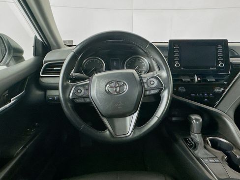 Used 2023 Toyota Camry SE image 17