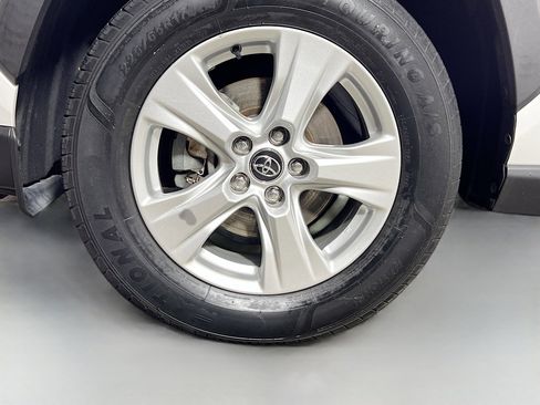 Used 2020 Toyota RAV4 XLE image 14