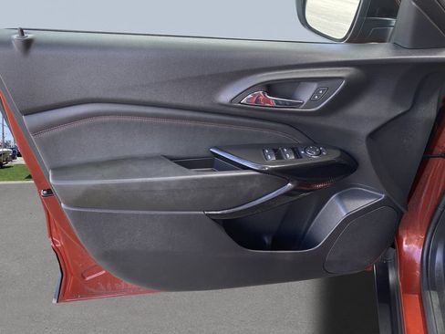 Used 2024 Chevrolet Trax RS w/ Sunroof Package FWD image 16
