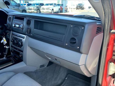 Used 2007 Jeep Commander Sport image 18