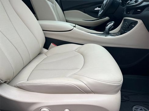 Used 2020 Buick Envision Premium w/ Driver Confidence Package image 14
