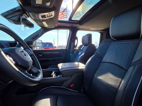 New 2026 RAM 3500 Limited AWD/4WD image 18