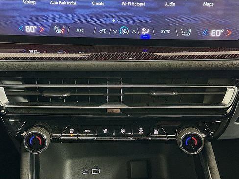 Used 2024 Chevrolet Traverse Z71 w/ Enhanced Driving Package image 16