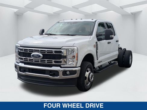 New 2026 Ford F350 XL w/ XL Chrome Package AWD/4WD image 9