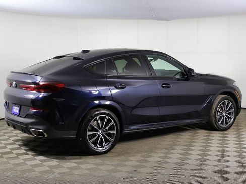 Used 2025 BMW X6 xDrive40i w/ Climate Comfort Package image 14