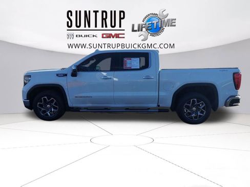 Used 2024 Chevrolet Silverado 2500 LT image 2