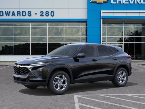 New 2026 Chevrolet Trax LS FWD image 2