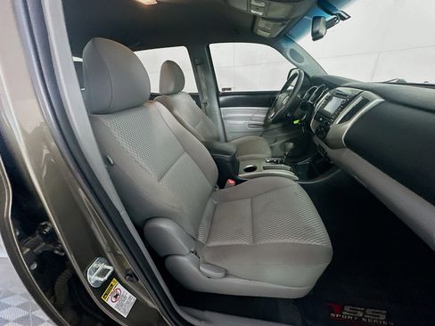 Used 2013 Toyota Tacoma PreRunner w/ SR5 Pkg image 27