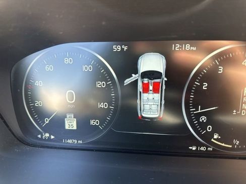 Used 2016 Volvo XC90 T6 image 9