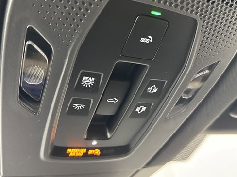 Certified 2025 Porsche Macan Electric image 32