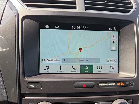Used 2018 Ford Explorer XLT w/ Equipment Group 202A AWD/4WD image 27