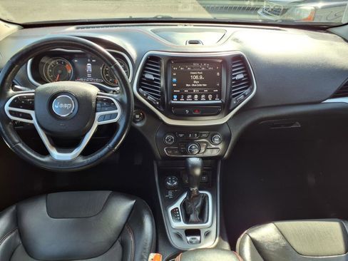 Used 2018 Jeep Cherokee Trailhawk w/ Comfort/Convenience Group image 7