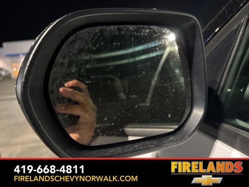 Used 2025 Chevrolet Equinox LT w/ Midnight Edition image 8