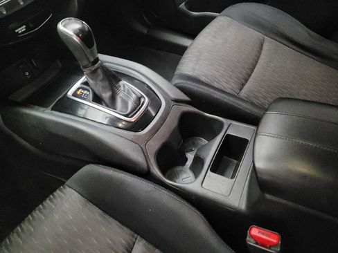 Used 2017 Nissan Rogue S image 26