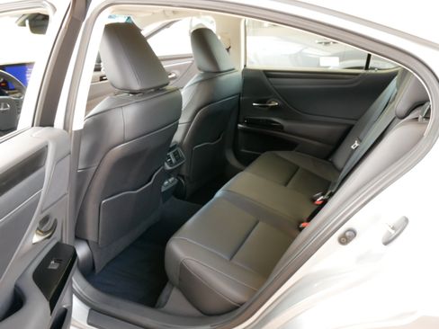 Certified 2025 Lexus ES 350 w/ Premium Package FWD image 22