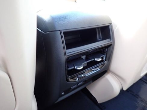 New 2025 Jeep Grand Cherokee Limited w/ Luxury Tech Group II image 15