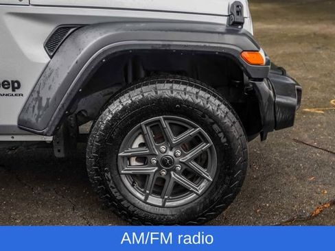 Used 2024 Jeep Wrangler Unlimited Sport AWD/4WD image 8