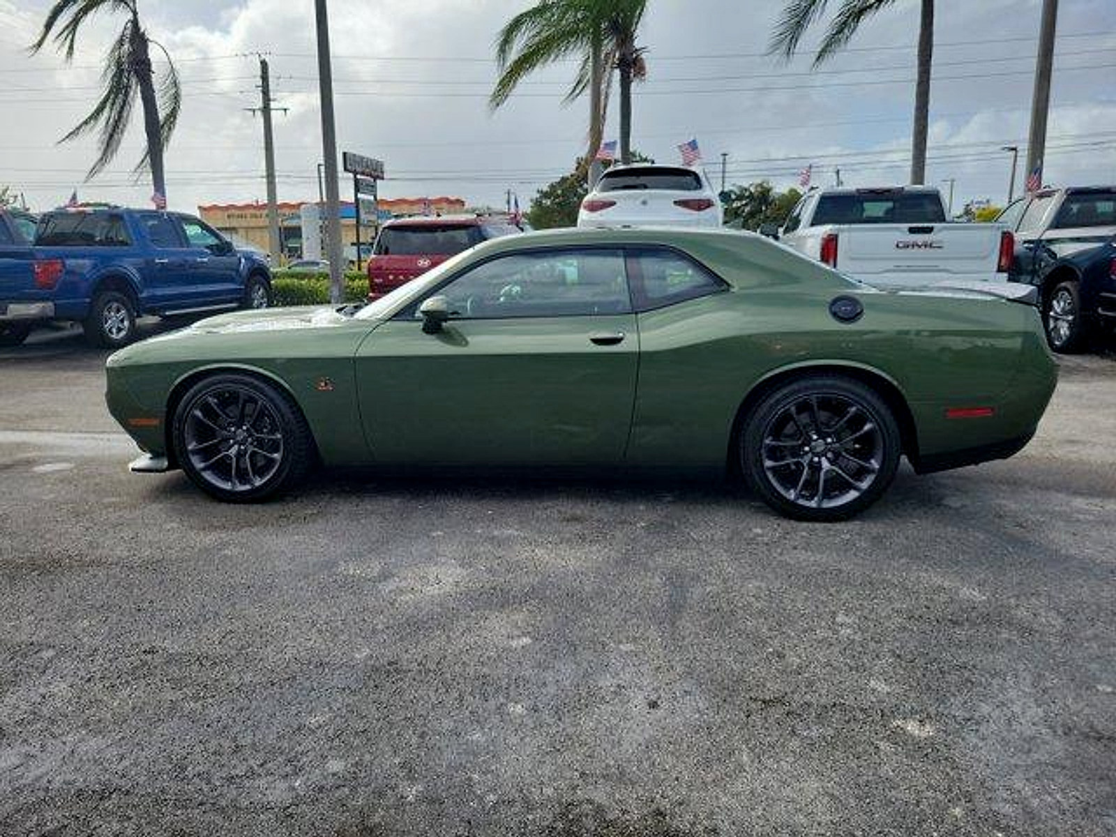 Used 2023 Dodge Challenger R/T Scat Pack w/ Plus Package RWD image 4