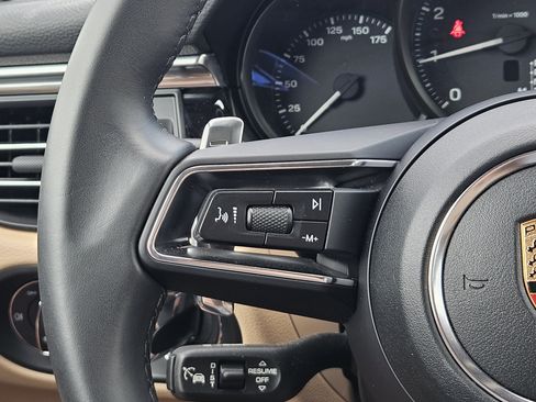 Certified 2026 Porsche Macan AWD/4WD image 26