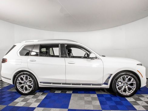 Used 2025 BMW X7 xDrive40i image 4