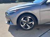 Used 2023 Hyundai Elantra SEL w/ Convenience Package image 5