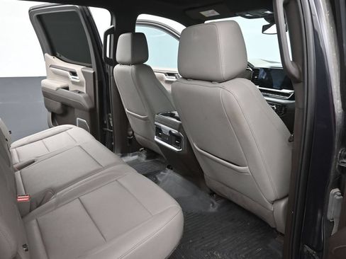 Used 2022 GMC Sierra 1500 SLT RWD image 12