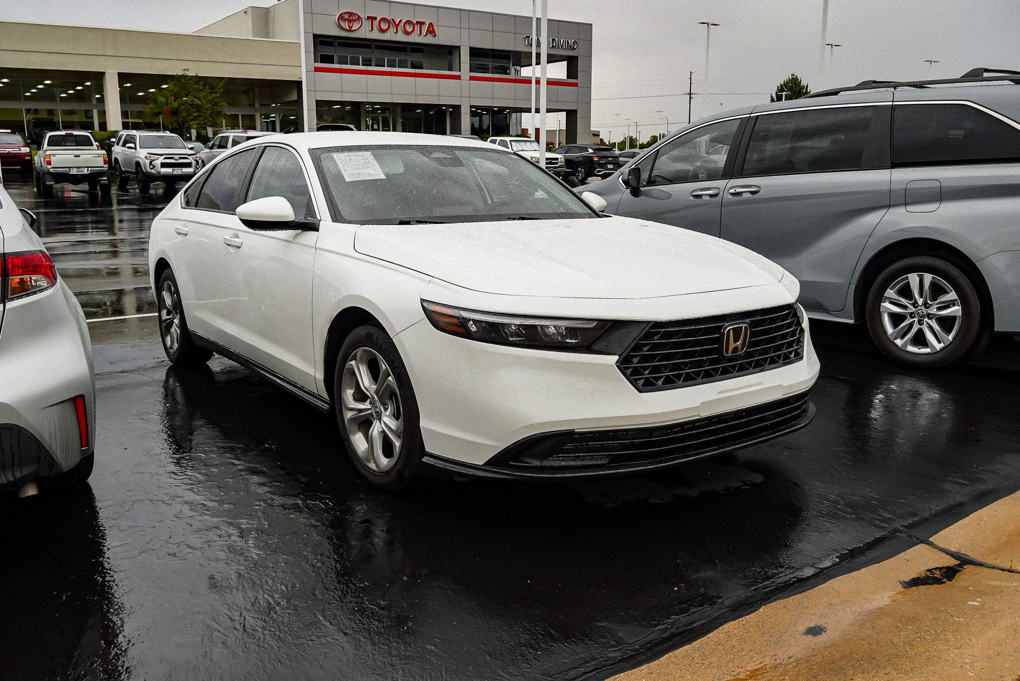 Used 2024 Honda Accord LX image 2