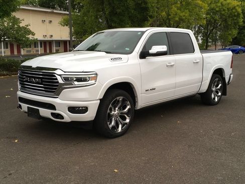 Used 2024 RAM 1500 Limited AWD/4WD image 1