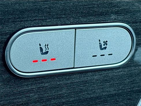 Used 2020 Mercedes-Benz GLE 350 w/ Premium Package image 23