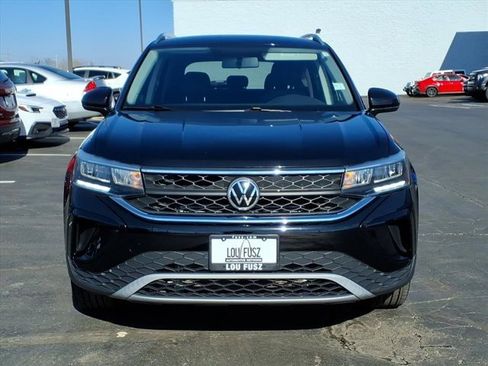 Used 2022 Volkswagen Taos SE image 32