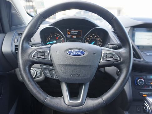 Used 2019 Ford Escape SEL image 10