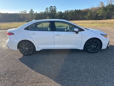 Used 2024 Toyota Corolla SE image 7