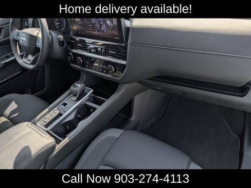 Used 2026 Nissan Pathfinder SV FWD image 35