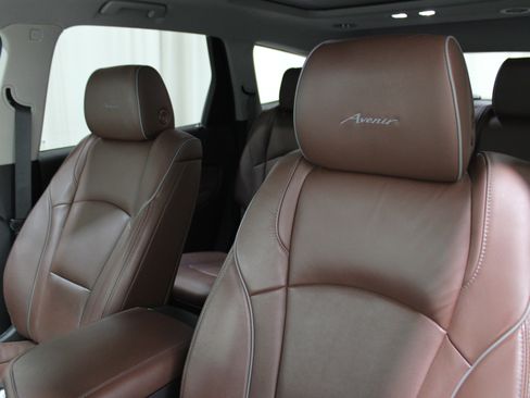 Used 2020 Buick Enclave Avenir w/ Trailering Package, 5000 lbs. image 5