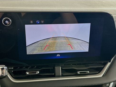 Used 2025 Chevrolet Equinox LT image 23